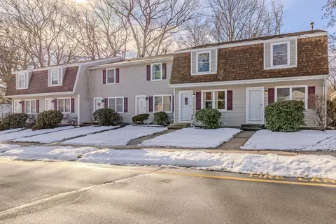 147 Brentwood Dr #147, Wallingford, CT 06492