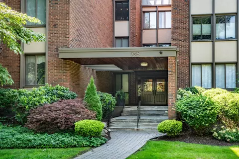 795 Prospect Ave #A2, Hartford, CT 06105