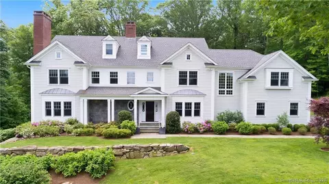 71 Welles Ln, New Canaan, CT 06840