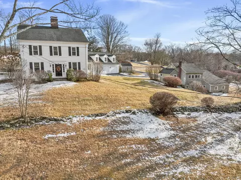 211 Center Rd, Easton, CT 06612