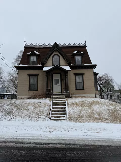 101 Fairview St, New Britain, CT 06051