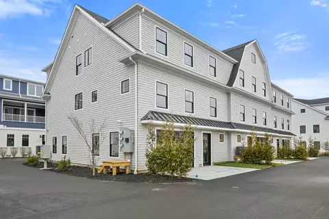 345 Reef Rd #B4, Fairfield, CT 06824