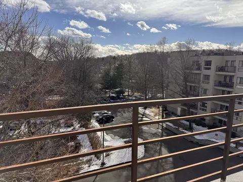1204 Whitney Ave #506, Hamden, CT 06517