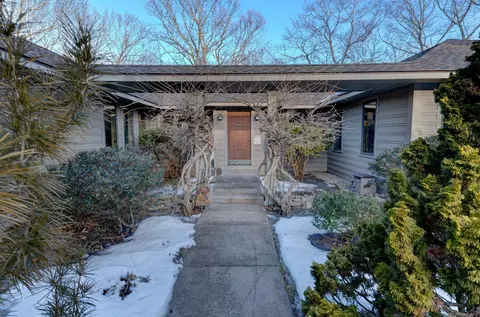 25 Hearthstone Dr, Barkhamsted, CT 06063