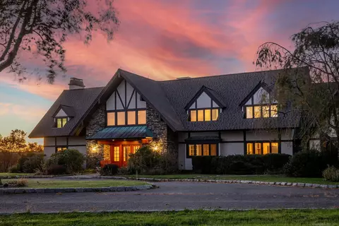 225 Old Sherman Hill Rd, Woodbury, CT 06798