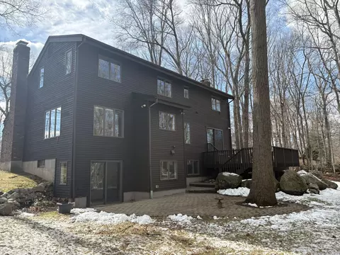 20 Flat Rock Road Ext, Branford, CT 06405