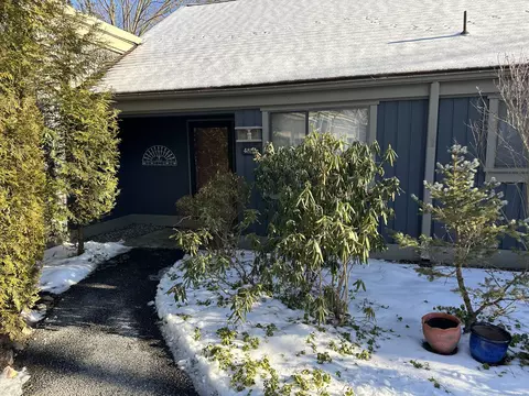 483 Heritage Vlg #A, Southbury, CT 06488