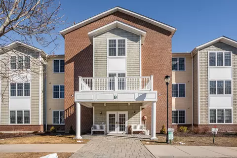2590 Goldstar Hwy #217, Groton, CT 06355