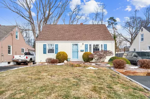 42 Florence St, Newington, CT 06111