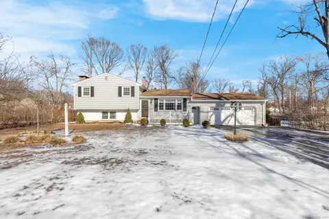 92 Northfield Rd, Wallingford, CT 06492