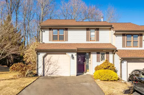 58 Tinsmith Xing #58, Wethersfield, CT 06109