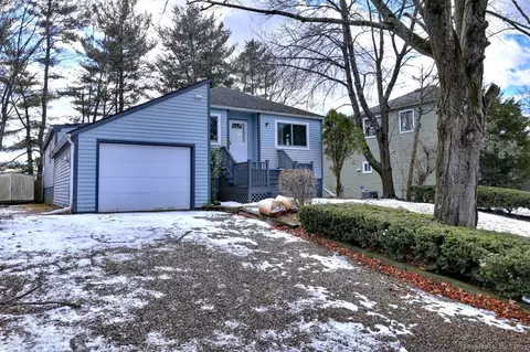 4 Dry Hill Ct, Norwalk, CT 06851