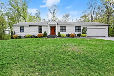 54 Pomona Rd, Trumbull, CT 06611