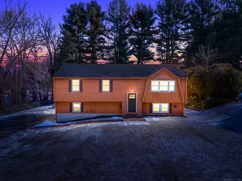 20 Janet Dr, Middlefield, CT 06455