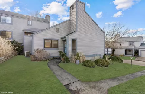 542 Pilgrim Hbr #542, Wallingford, CT 06492
