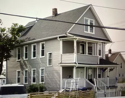 4 Beatrice St, Bridgeport, CT 06607