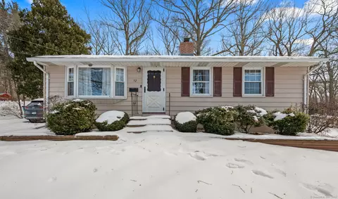 32 Country Ln, Vernon, CT 06066