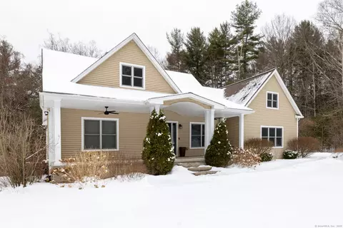 83 Richards Rd, New Hartford, CT 06057