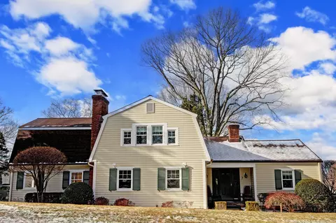 7 Silvermine Woods Woods #7, Wilton, CT 06897