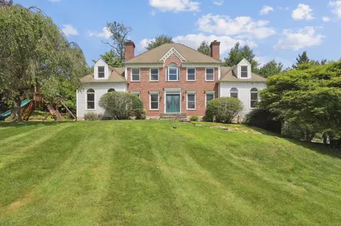 6 Society Hill Rd, Danbury, CT 06811