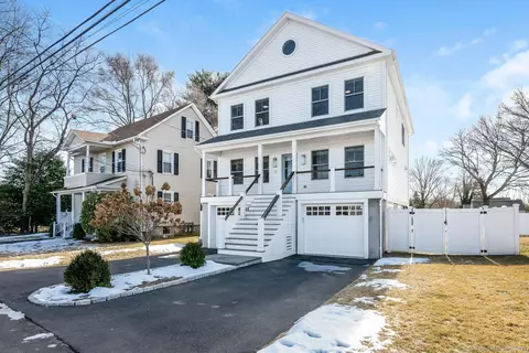 32 Blaine St, Fairfield, CT 06824
