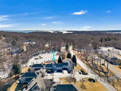2 Pondside Ct #2, Mystic, CT 06355