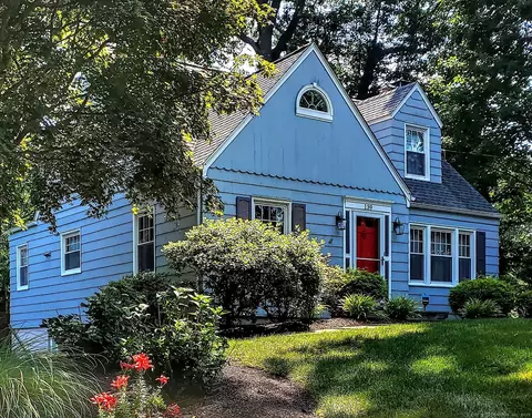 139 Blackhouse Rd, Trumbull, CT 06611