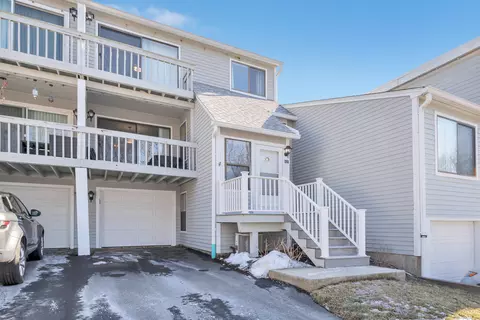 637 Longfellow Dr #637, Branford, CT 06405