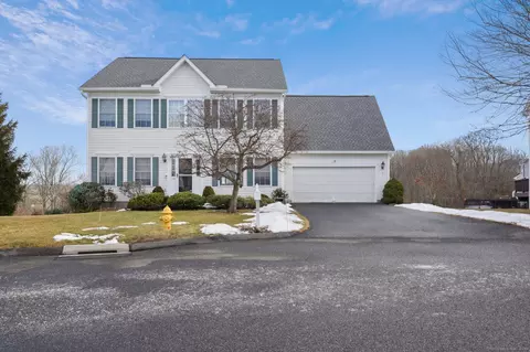 116 Logging Trail Rd #116, Danbury, CT 06811
