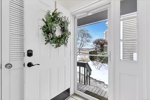 80 Seaview Ter #11, Guilford, CT 06437