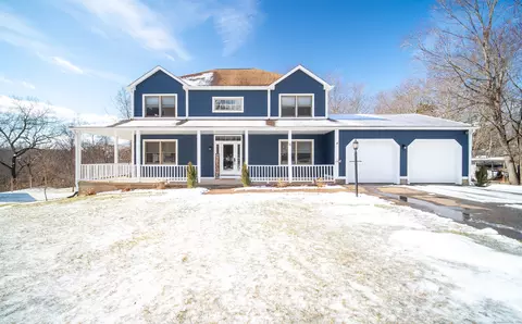 15 Cariati Blvd, Meriden, CT 06451
