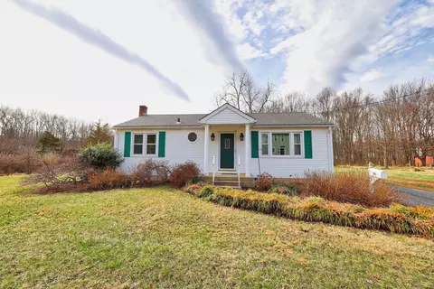 261 Mile Ln, Middletown, CT 06457