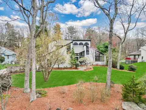 106 High Wood Dr, Glastonbury, CT 06073
