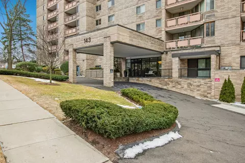 143 Hoyt St #3J, Stamford, CT 06905