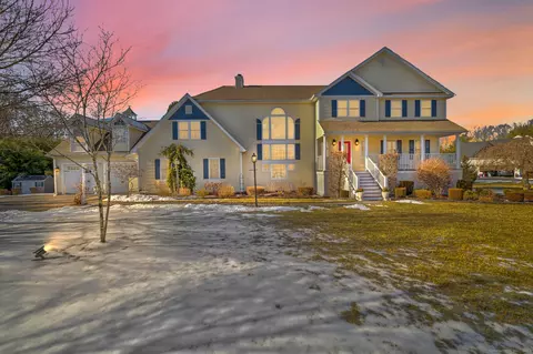 23 Merriman Ln, Wallingford, CT 06492