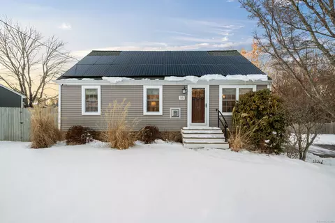 115 S Broad St, Stonington, CT 06379