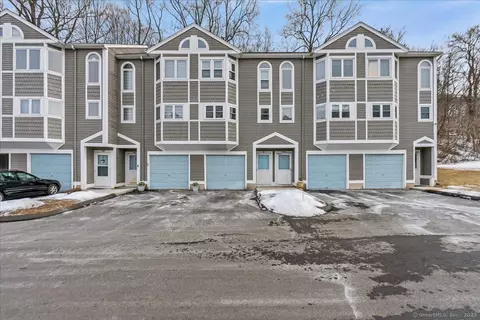 1655 N Colony Rd #10, Meriden, CT 06450