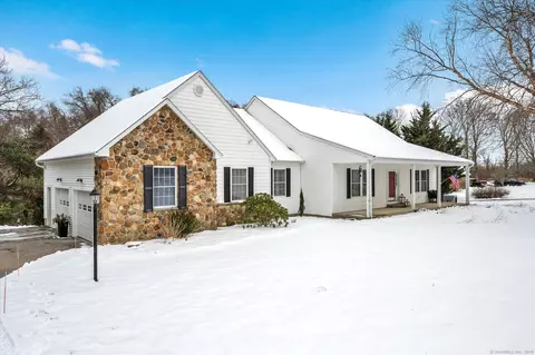 40 Daly Rd, East Hampton, CT 06424