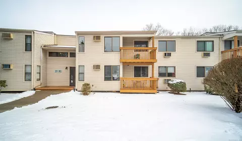 28 Woodland Dr #28, Cromwell, CT 06416