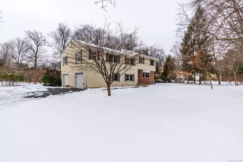 111 Comstock Hill Ave, Norwalk, CT 06850
