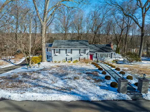 8 Guild Dr, Norwalk, CT 06850