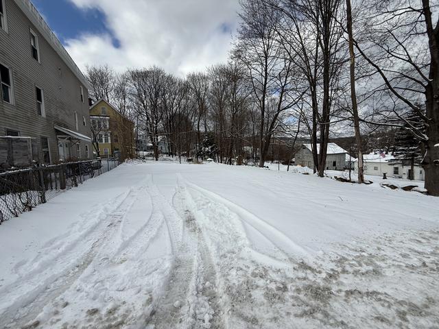 48 Bridge St, Winchester, CT 06098