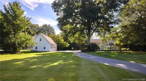 6 Crosstrees Hill Rd, Essex, CT 06426