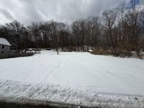 99 Hubbard St, Winchester, CT 06098