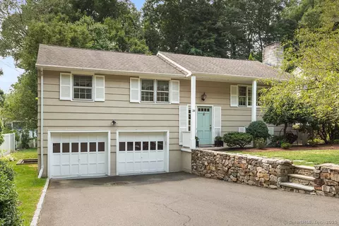 34 Hunt St, Norwalk, CT 06853