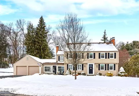 20 Treeborough Dr, West Hartford, CT 06117