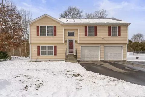 20 Brookside Dr, Plainfield, CT 06374