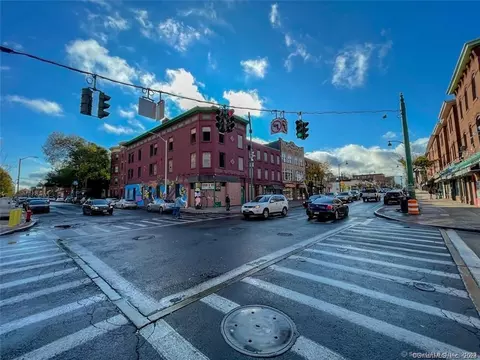 617 Park St, Hartford, CT 06106