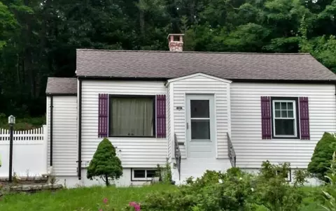 484 Country Club Rd, Waterbury, CT 06708