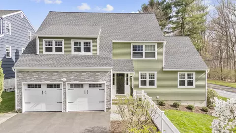 25 Elderberry Ln, Fairfield, CT 06824